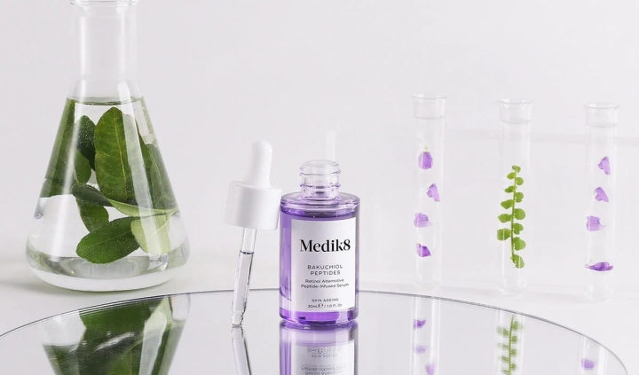 Medik8 - Bakuchiol Peptides - Serum Peptydowe z Bakuchiolem, 30 ml