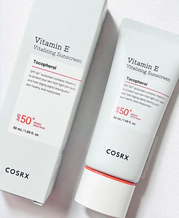 Vitamin-E-Vitalizing-Sunscreen-04.webp
