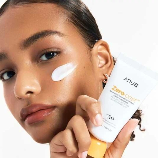 Anua-Zero-Cast-Moisturizing-Finish-Sunscreen-koreashop-3.jpeg.webp
